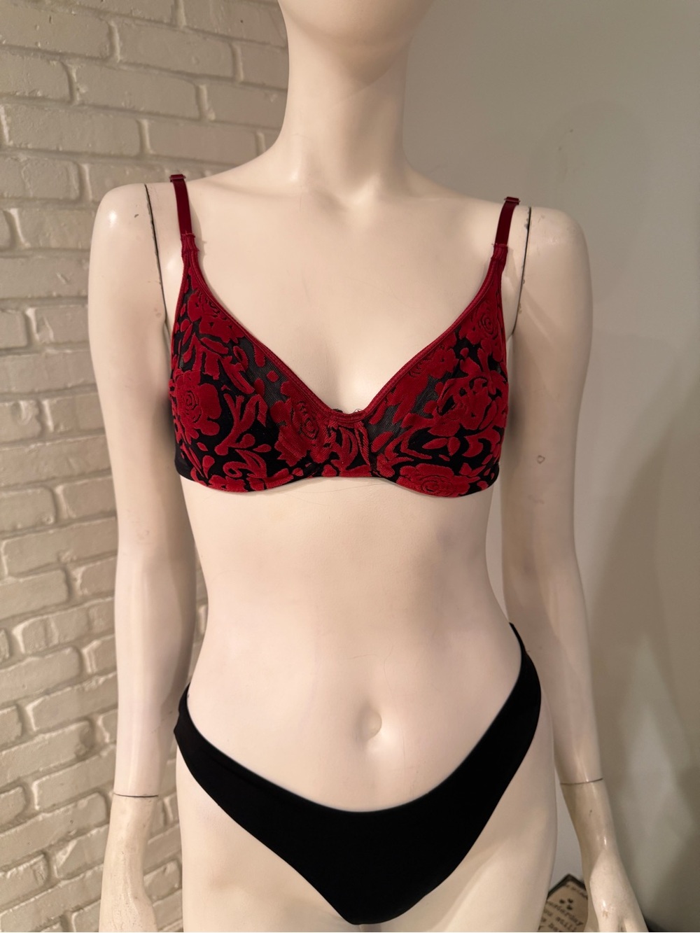Vintage Victoria’s Secret Red Flocked Velvet Mesh Bra 34B Y2K Gothic Romance - Picture 8 of 13